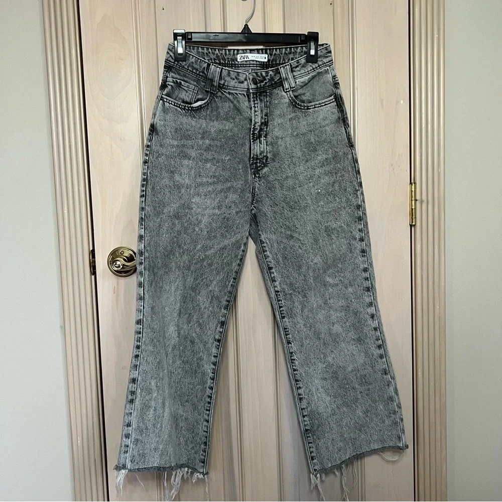 Zara Straight leg acid washed black gray raw frayed hem jeans 9589